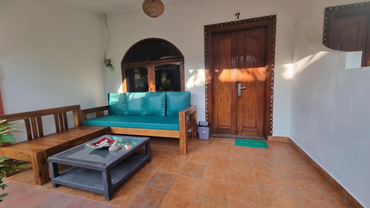Catra Homestay Beach Apartments Candidasa Eksteriør billede